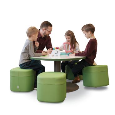 teacher helps students